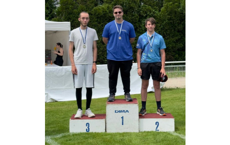 Championnat Départemental TAE DI aux Mureaux :  Emma  et  Vincent  Champions